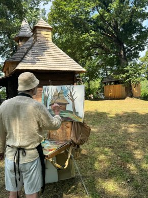 Дерев’яний храм у селі Щасливе малювали на пленері юні художники – 05