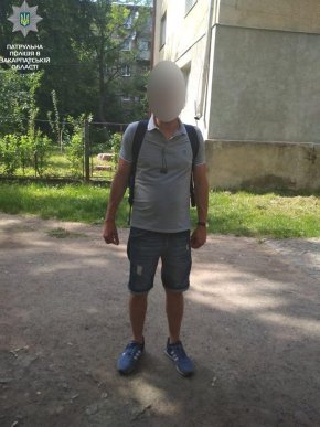 У трьох перехожих патрульні знайшли наркотичні речовини – 02