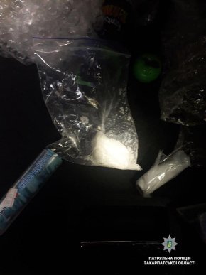 В Ужгороді патрульні затримали чоловіків, які, ймовірно, виготовляли наркотики – 04 В Ужгороді патрульні затримали чоловіків, які, ймовірно, виготовляли наркотики – 04