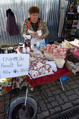 Багато м’яса, бограч, сири та мед: Берегово поринуло у винний фестиваль – 11