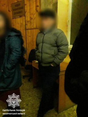 У Мукачеві побили поліцейських – 01