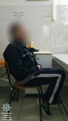В Ужгороді чоловік ховав від патрульних близько 170 грам "зеленого чаю" – 03