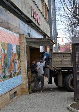 Що нинішні власники легендарного кінотеатру «Ужгород» планують зробити в будівлі – 01