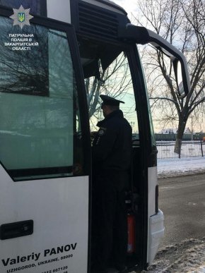 Патрульні перевіряли водіїв-перевізників – 02