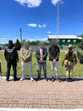 Хотіли потрапити в Угорщину: що коїлось на кордоні – 02