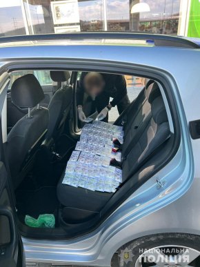 Спецоперація на одній із АЗС: відомо, кого затримали – 04