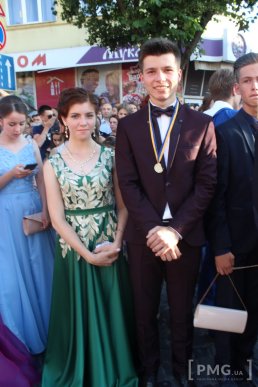 У Мукачеві нагородили випускників-медалістів – 74