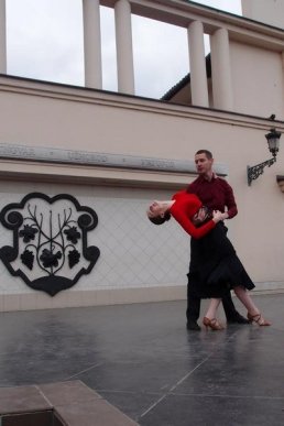 Як закарпатці в центрі Ужгорода танцювали – 19