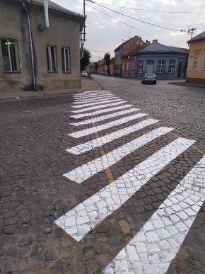 Що роблять комунальники Мукачева вночі: оприлюднено фото – 05