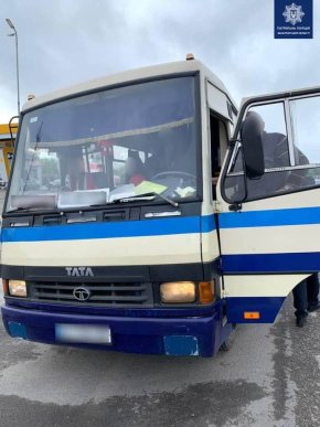 Патрульні взялись за "нелегальних" перевізників – 01