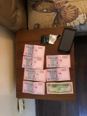 Секс за 100 доларів: поліція викрила сутенерку і повію – 02