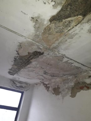 Стан однієї з багатоповерхівок Мукачева шокував містян – 04