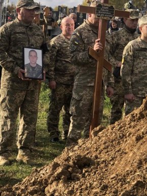 У Перечині провели в останню путь загиблого військового – 04
