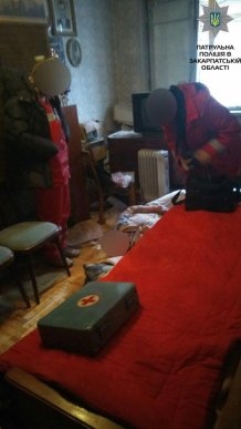 В Ужгороді жінка 3 дні не виходила на зв’язок. Сусіди викликали поліцію – 02