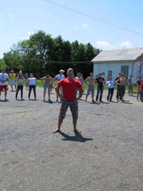 Воркаутери вчерговий раз виробляли у Мукачеві неймовірні трюки (ФОТО) – 11