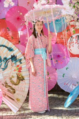 «Острівець Японії»: в Ужгороді провели акцію «Фото патріота» з сакурами – 21