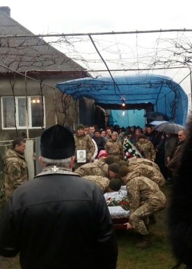 На Берегівщині попрощались з бійцем АТО Михайлом Кушніром – 02