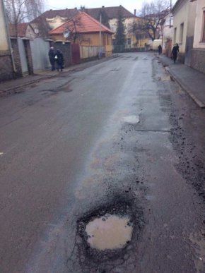 Москаль присоромив Мукачево за жахливі дороги і жорстко "пройшовся" по Балогах  – 13 Москаль присоромив Мукачево за жахливі дороги і жорстко "пройшовся" по Балогах  – 13