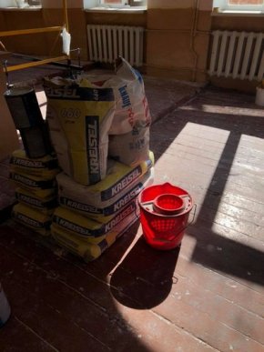 Як триває ремонт класів в одній із шкіл Мукачева – 03