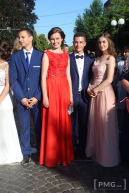 У Мукачеві нагородили випускників-медалістів – 09