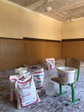 Як триває ремонт класів в одній із шкіл Мукачева – 02