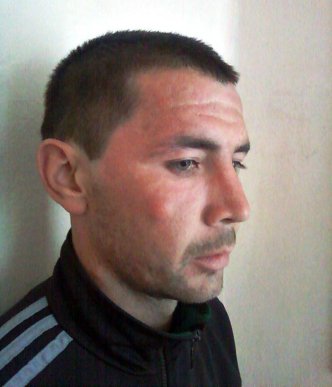 Правоохоронці розшукують зловмисника, який переховується – 02