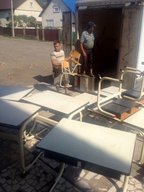 Школи Тячівщини отримали комплекти парт європейського зразка – 02