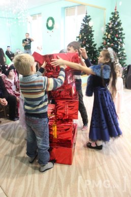 Жителі Мукачева подарували маленьким переселенцям із Донбасу свято – 12