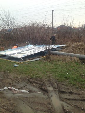 У Мукачеві демонтували незаконно встановлені білборди – 03 У Мукачеві демонтували незаконно встановлені білборди – 03