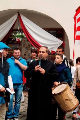 Середньовічне весілля відгуляли на Закарпатті – 01