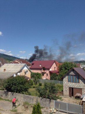 У Мукачеві горить АЗС, рух на трасі Київ-Чоп перекрито – 03