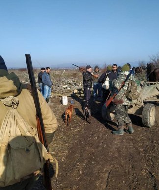 Піймали на гарячому: у Ракошині розгорівся конфлікт через дії ромів – 01