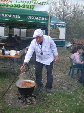 Уха з капустою, гуляш з вином (ФОТОРЕПОРТАЖ) – 05