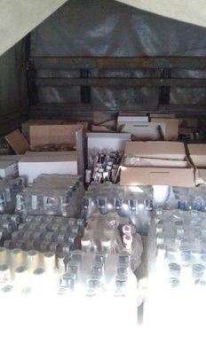 Між Ужгородом і Мукачевом патрульні затримали велику партію алкоголю – 01 Між Ужгородом і Мукачевом патрульні затримали велику партію алкоголю – 01