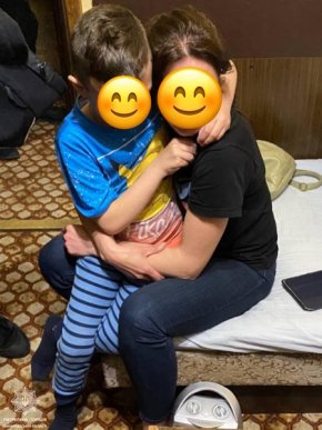 Вночі посеред вулиці в Ужгороді помітили 6-річну дитину – 02