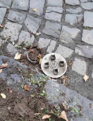 Аварія у Мукачеві: в мікрорайоні Росвигово машина перекинулась на дах – 05