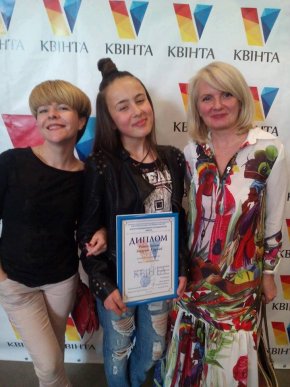 Мукачівка Іванна Решко здобула перемогу на конкурсі естрадної пісні «Квінта» – 02