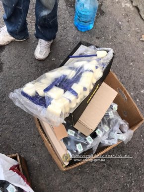 В Ужгороді підробляли коньяк відомої марки – 02