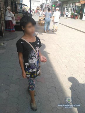 В Ужгороді правоохоронці зупинили жінку, яка систематично втягувала дітей у жебрацтво – 03