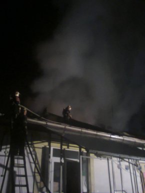 У Мукачеві горіли складські приміщення – 02