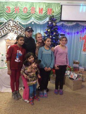 Закарпатські патрульні завітали з подарунками до Чинадіївського дитбудинку – 01