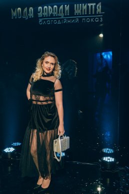 Мода заради життя: на Закарпатті відбувся ІІІ-й благодійний показ мод дизайнерки Роксолани Новак – 69