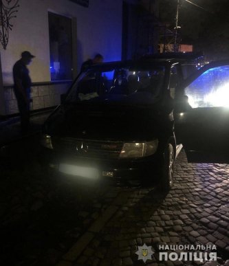 У Берегові чоловік керував мікроавтобусом під дією наркотиків – 01 У Берегові чоловік керував мікроавтобусом під дією наркотиків – 01