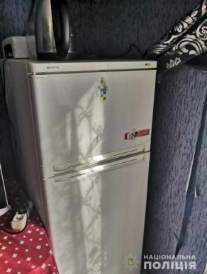 Сокирою розбили вікно: на Великоберезнянщині скоїли злочин – 04 Сокирою розбили вікно: на Великоберезнянщині скоїли злочин – 04