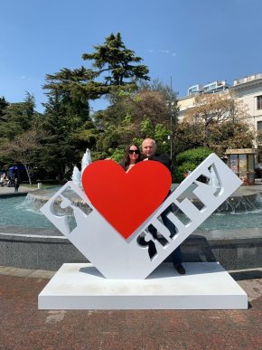 Нестор Шуфрич зробив романтичний подарунок дружині, чим викликав обурення в українців – 02