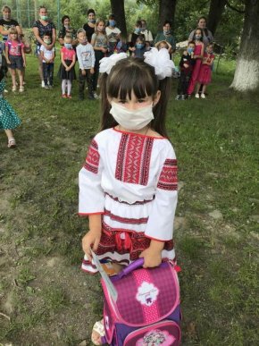 Першачки Тячівщини та Рахівщини до школи готові – 05 Першачки Тячівщини та Рахівщини до школи готові – 05