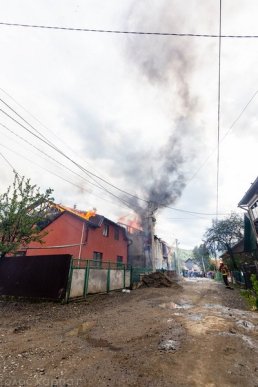 У Рахові горіло декілька будинків – 05