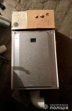 Поводився підозріло: в Ужгороді затримали "на гарячому" чоловіка  – 02