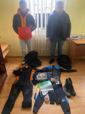 На Закарпатті прикордонники затримали "водолазів" та "човнярів" – 02 На Закарпатті прикордонники затримали "водолазів" та "човнярів" – 02