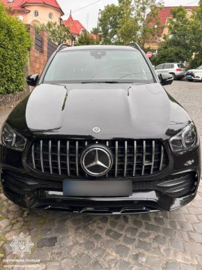 В Ужгороді розшукали водія, що втік після зіткнення – 02